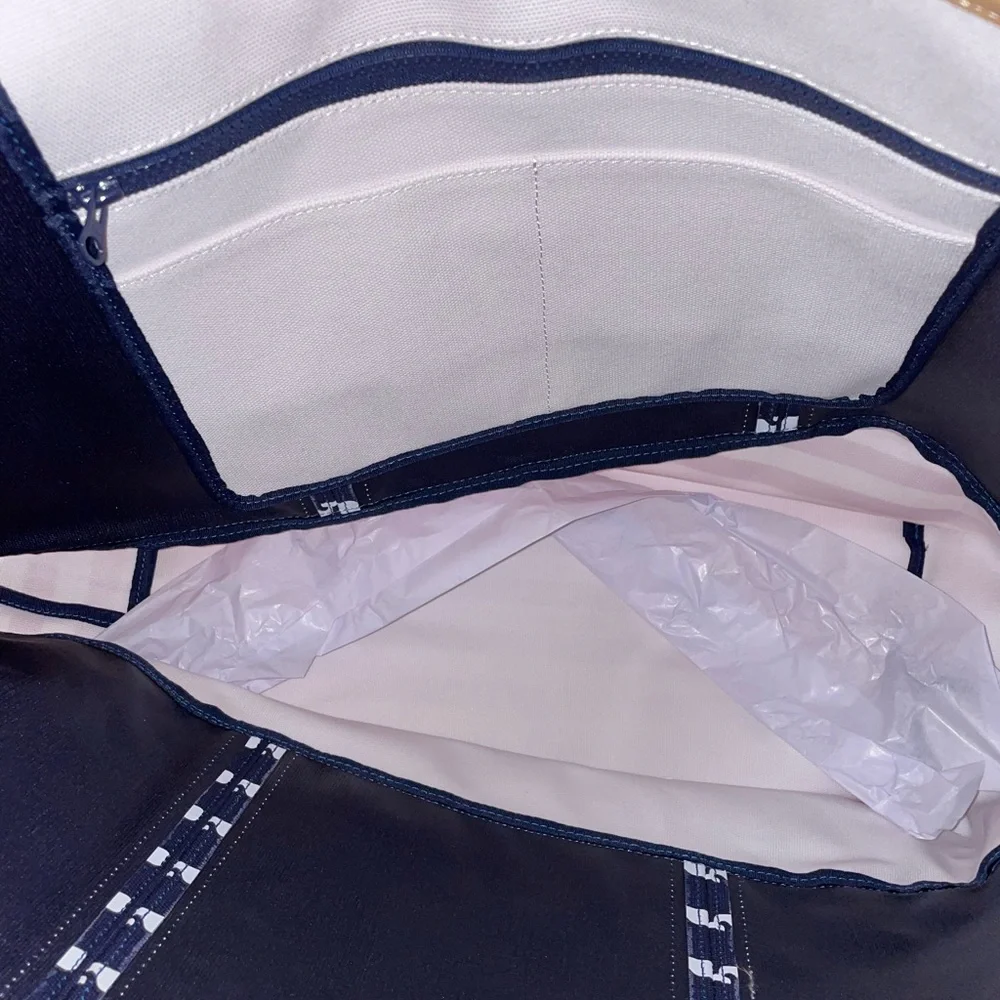 πΊπΈπ³ NWT Vineyard Vines Red white and blue whale tote/beach bag π³πΊπΈ - Picture 3 of 3